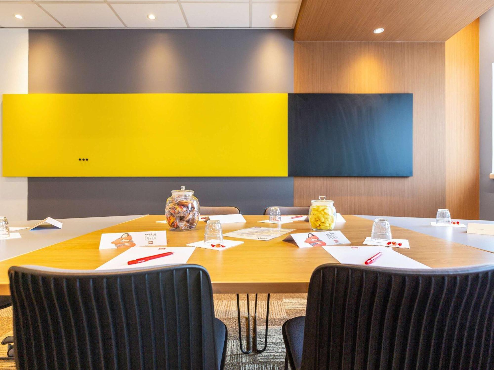 Hotel Ibis Rennes Centre Gare Sud Exterior photo